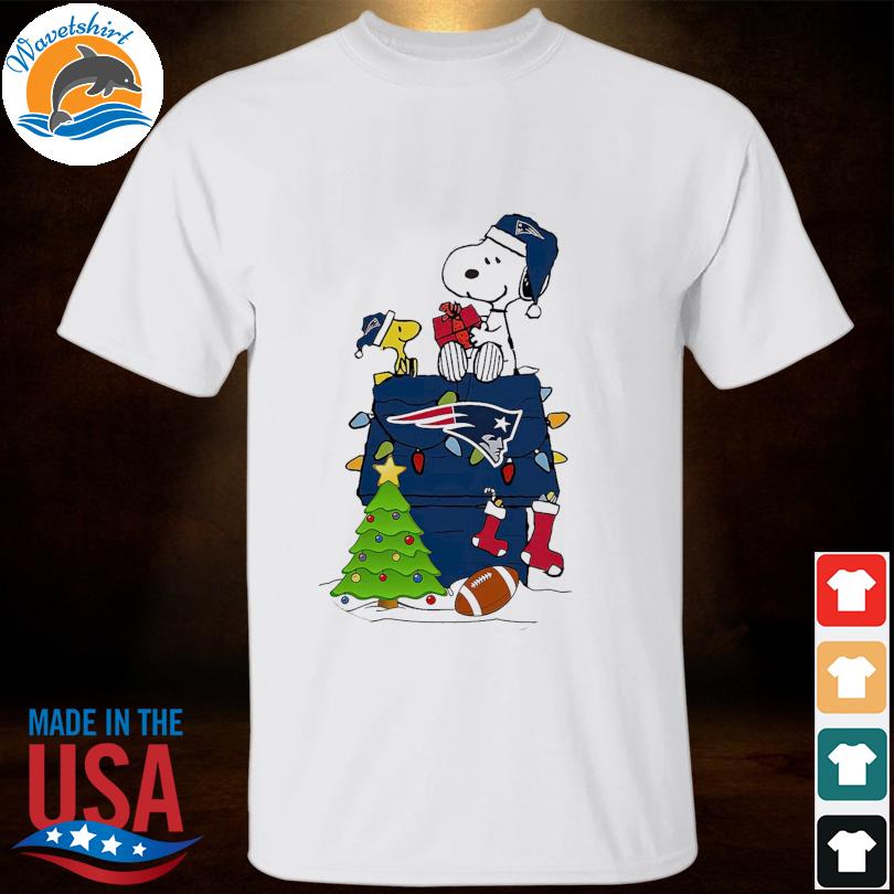 Snoopy new england Patriots nfl football shirt
