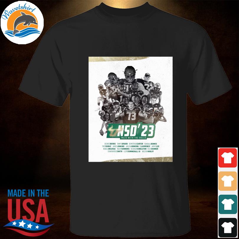 USF Football NSD'23 me23 ưith the bulls shirt